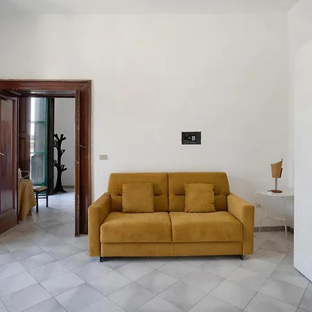 Nistela House *