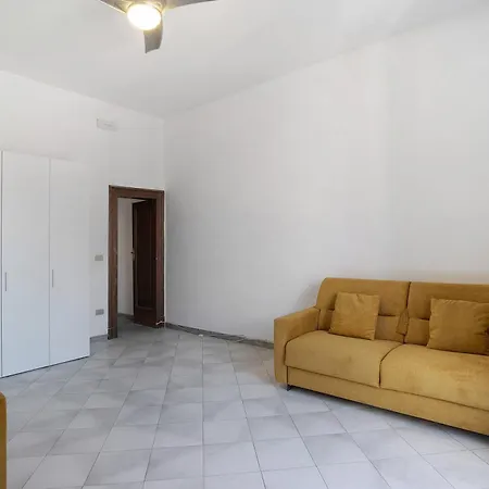 Nistela House